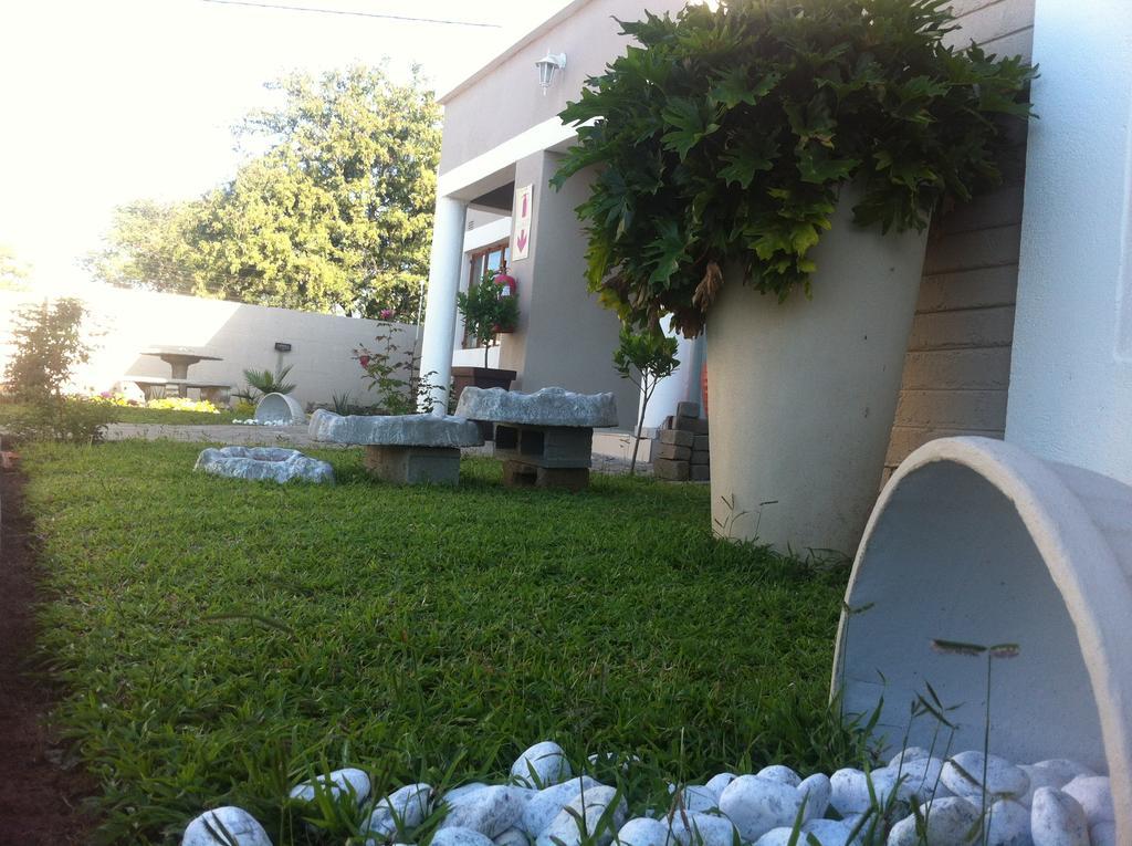 Hill View Inn Serowe Exterior photo