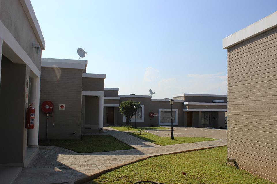 Hill View Inn Serowe Exterior photo