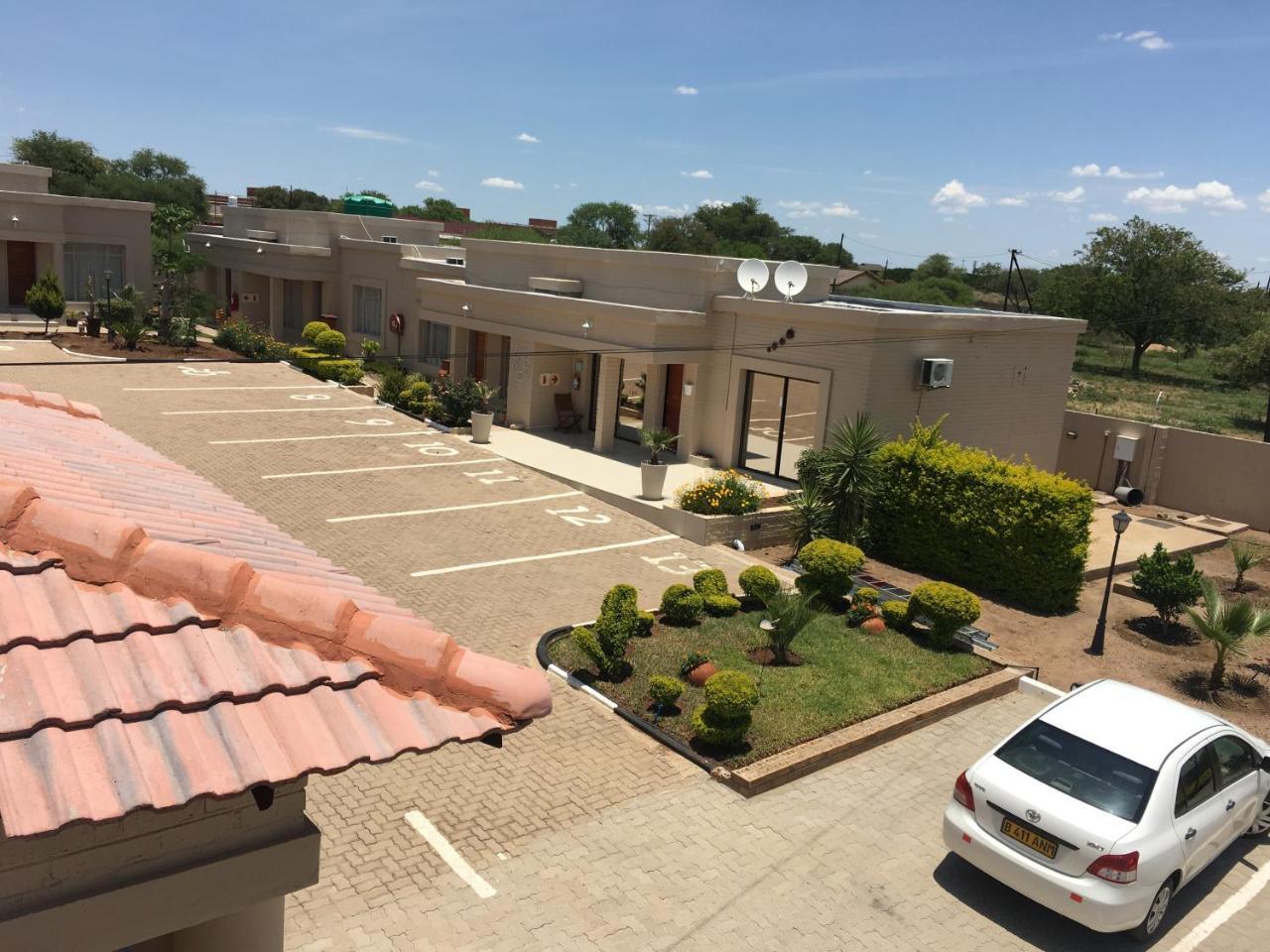 Hill View Inn Serowe Exterior photo